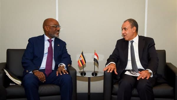 وزير الخارجية يجري محادثات مع نظيره الأوغندي لتطوير العلاقات