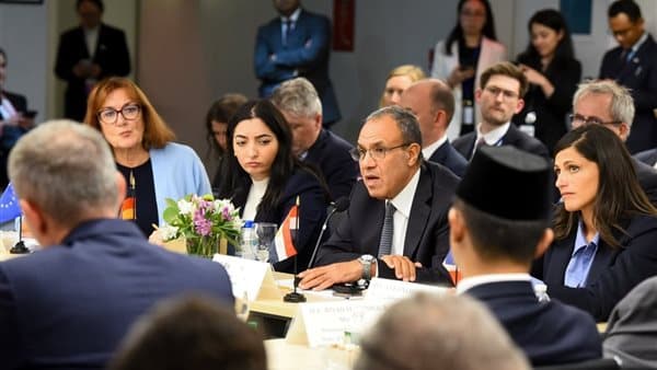 وزير الخارجية ينظم مائدة حول تعافي غزة