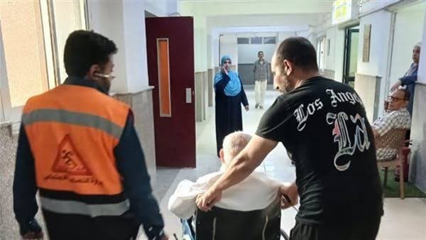 التضامن ينقذ مسن بلا مأوى في المنصورة