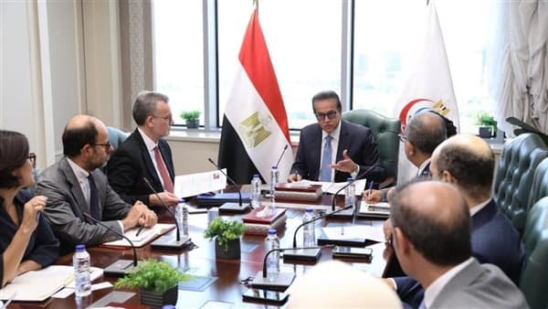 وزير الصحة يناقش مع بنك الاستثمار الأوروبي دعم المشاريع الصحية