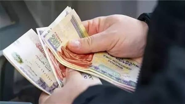 خبير اجتماعي: عدم التفاهم حول مال الزوجة يهدد الأسرة