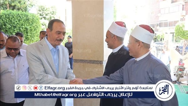 محافظ سوهاج يؤدى صلاة الجمعة بمدرسة الشرطة