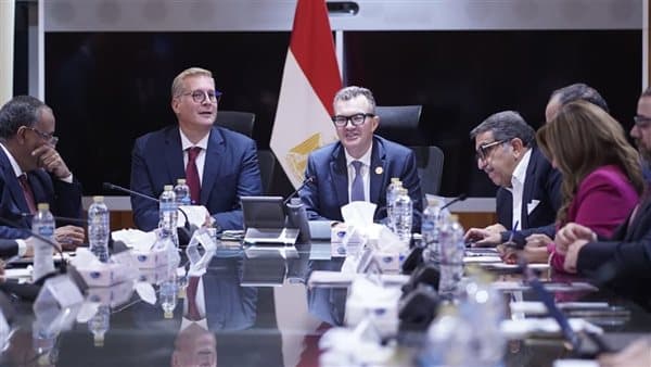 تطوير قطاع البترول وخدمات المواطنين