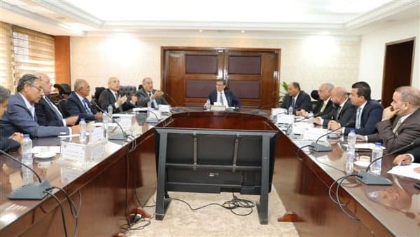 وزير الزراعة يبحث دعم الاستثمار الزراعي