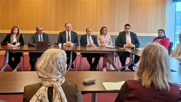 رئيس الاعتماد والصحة يناقش مع ISQua تعزيز التعاون الدولي