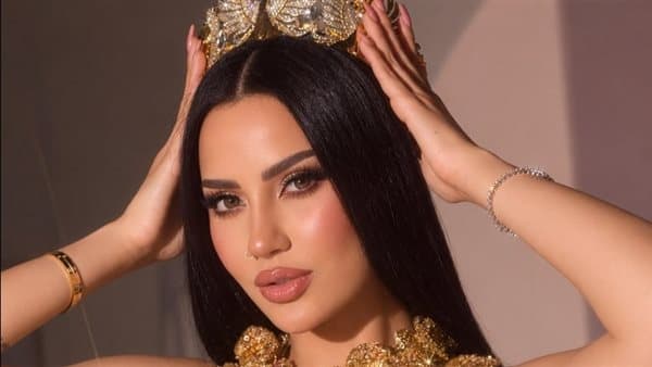 سما كامل تستعد لتمثيل مصر بفستان ذهبي