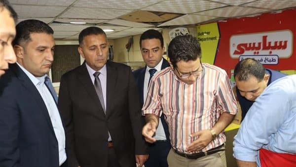 حملة على لحوم وهوت دوج وكبدة في شبرا