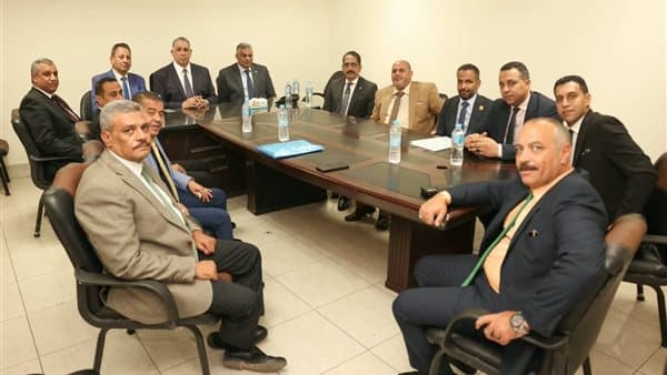 نقيب المحامين يناقش قضايًا نقابية مع مجلس المنيا