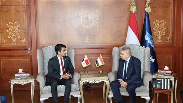 أسامة ربيع يناقش التعاون مع سفير بنما
