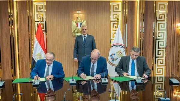 الإنتاج الحربي والمقاولون يوقعان مذكرتي تفاهم لتعزيز التعاون الصناعي في إفريقيا
