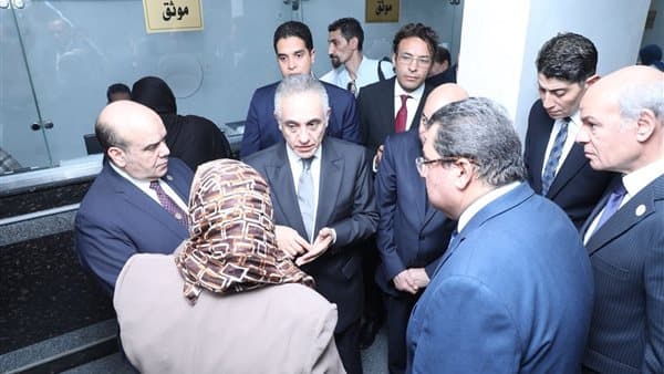 وزير العدل يزور محاكم جنوب الجيزة والقاهرة