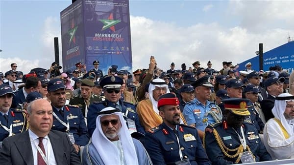 وزير الطيران يبحث التعاون في صناعة الطيران