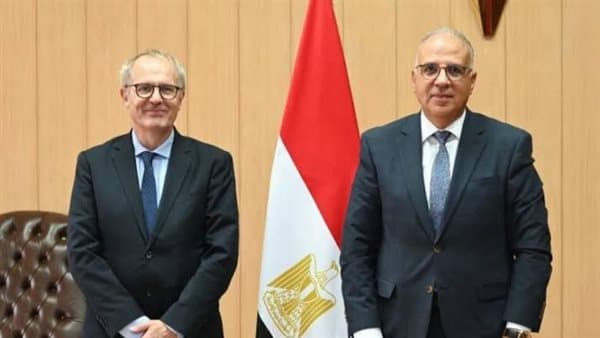 وزير الري يناقش تعاوناً مع اليونسكو في المياه
