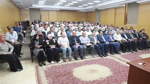 محافظ بني سويف يوجه لرؤساء المدن بمحاربة الشكاوى