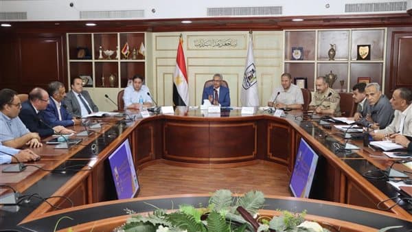 محافظ بني سويف يتابع تقنين أراض الدولة