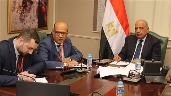 وزير الكهرباء يتفقد مشروع محطة الضبعة للمياه