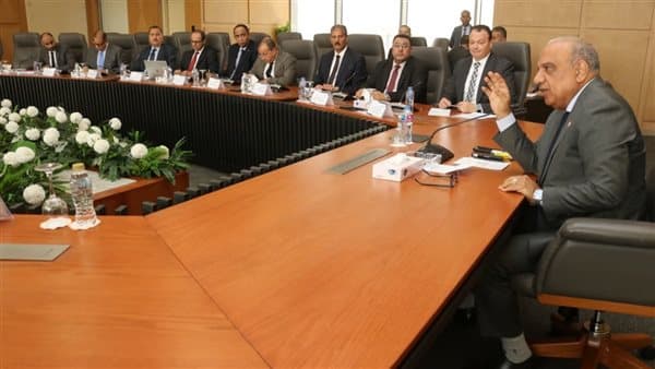 وزير الكهرباء يناقش استراتيجيات تأمين الشبكة