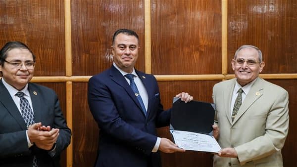 تكريم من انتهت خدمتهم في هيئة المحطات النووية