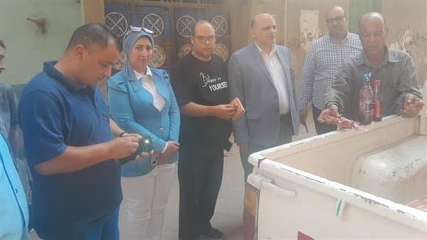 ضبط 300 كجم لحوم فاسدة وأختام مزورة ببني سويف
