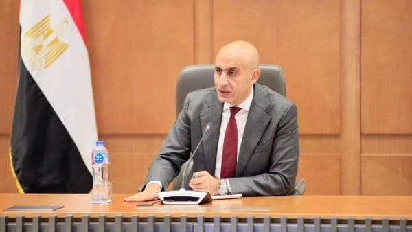 التعليم تحقق مع مدير مدرسة بقنا عن منشور النقاب