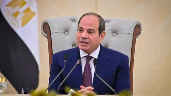 السيسي: مصر تواجه التحديات وتوقع 20 اتفاقية مع آسيا