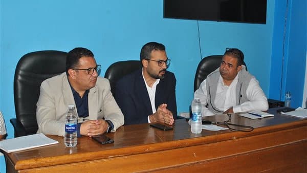 صحة سوهاج تتابع الأداء الصحي
