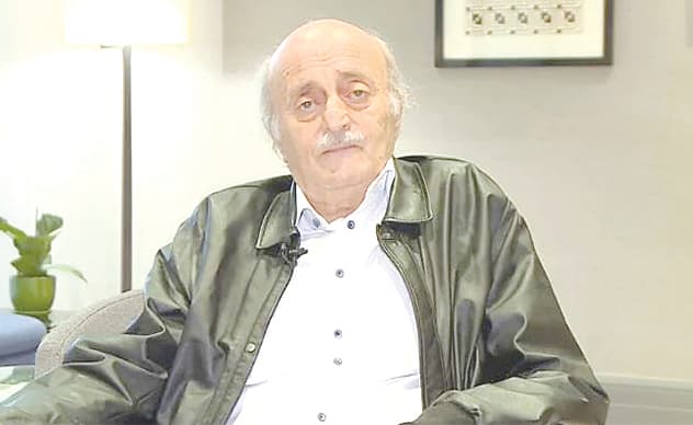 Jumblatt praises Aoun on Hezbollah weapons