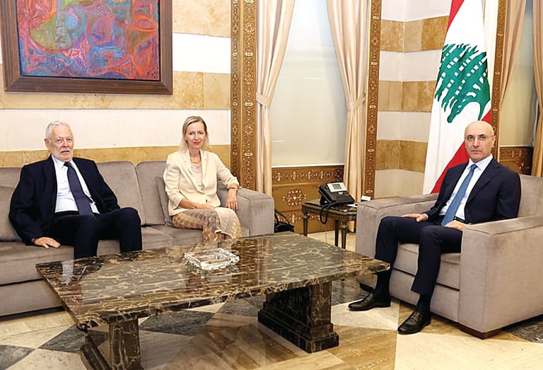 Al-Hajar reviews Palestinian refugee issues with UNRWA head