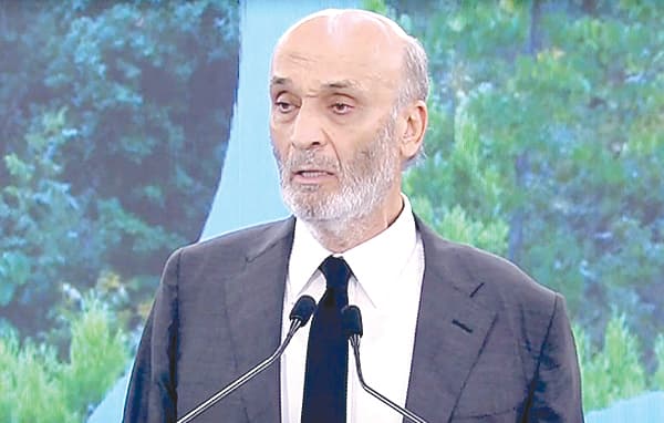 Jumblatt Calls for Strong State and Disbanding Military Wings