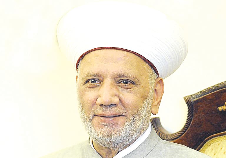 Drian Targets Mecca in Friday Sermons