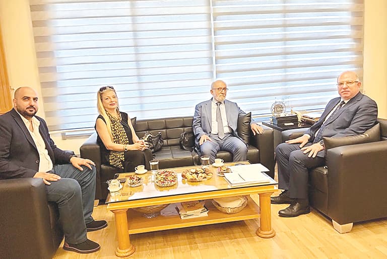 وفد من جامعة AUCE يطرح رؤية الانتقال من الجامعة إلى العمل
