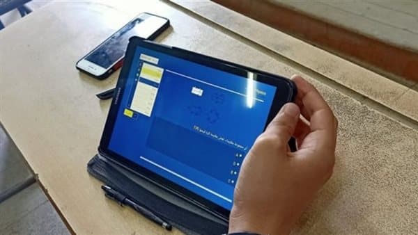 تسليم أجهزة التابلت للمدارس تمهيداً للتوزيع