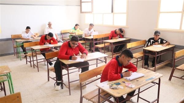اعتماد نظام المرحلة الثالثة للثانوية في البحيرة