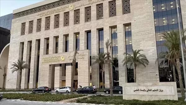 تربية يحذر من استقطاب الأجانب يضر بسمعة التعليم المصري