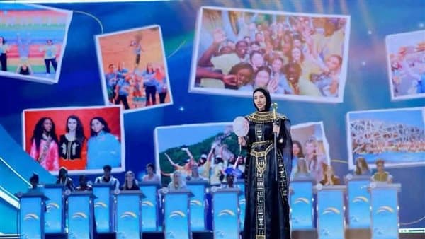 طالبة عين شمس تتوج بالمركز الأول عالميًا في مسابقة جسر اللغة الصينية