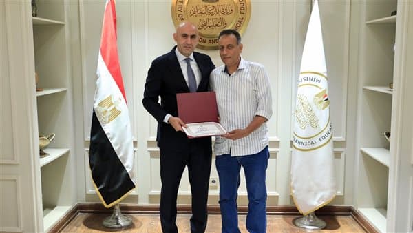 أولياء مصر يعبرون عن أهمية تكريم المتميزين بالمدارس