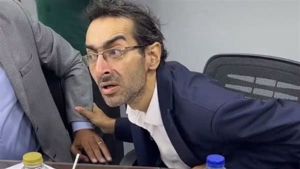 الطيار الصيدلي يرفض عقود الأدوية ويستمر في التوصيل