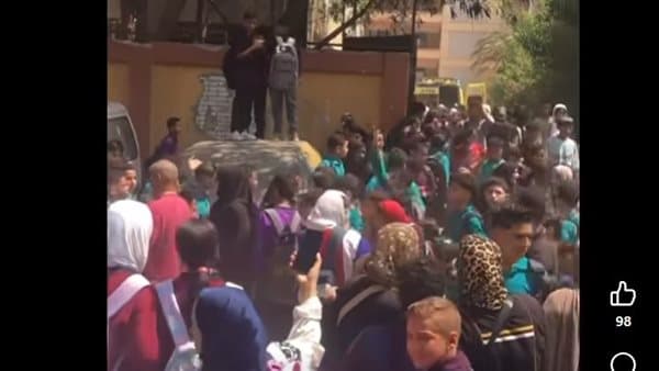 مصدر يكشف حالة 7 طلاب بعد حادث بوابة مدرسة دار السلام