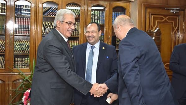 رئيس جامعة الأزهر يلتقي وفد مستقبل مصر للتنمية