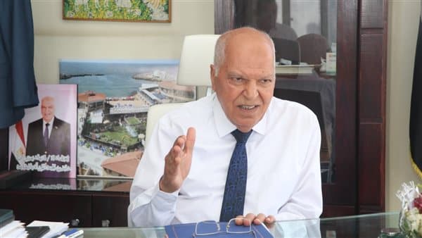 خلف الزناتي يؤكد احترام القيادات وكرامة المعلم