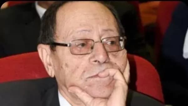 وفاة الدكتور أيمن سمير توفيق مؤسس جراحة الأطفال
