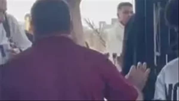 طالب يمنع من دخول كلية ببنها بسبب البنطلون