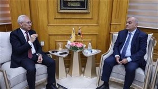 رئيس جامعة المنيا يناقش مع نائب المالية تعزيز الموارد