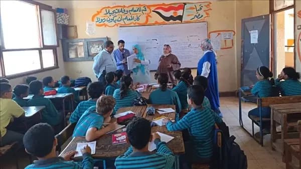 مدير تعليم شبين القناطر يحقق في مسؤولي مدرسة أحمد حيدر