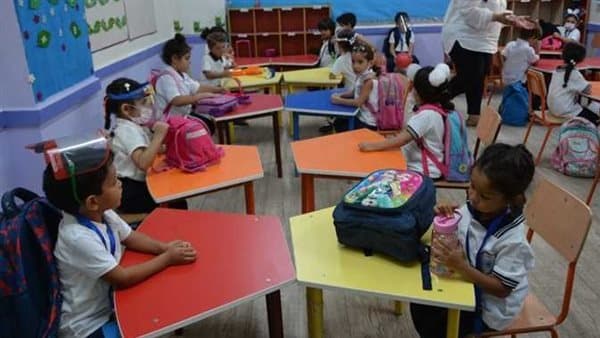 عبء حقيبة المدرسة على أطفال الابتدائي