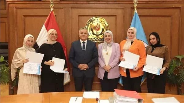 جامعة السويس تُكرم الطلاب المتميزين وتستعد للعام الدراسي