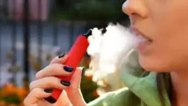 المدارس تحذر الطلاب من استخدام الفي بيف فصل الطالب