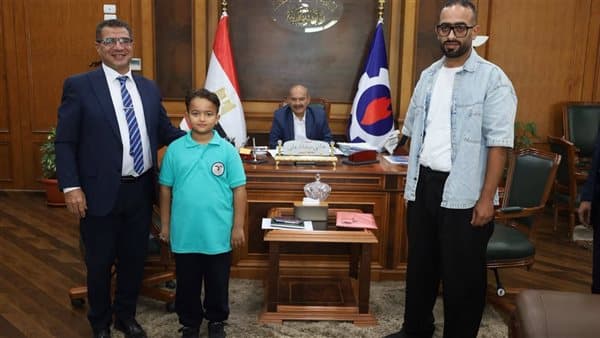 محافظ السويس يتدخل لإنهاء خلاف بين تلميذين
