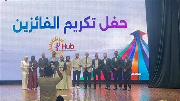 طلاب عين شمس يطورون نظاما للكشف عن التشتت أثناء القيادة