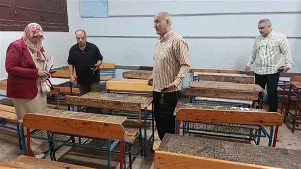 لجنة طبية تتفقد مدرسة السلام وتنفي انتشار البق